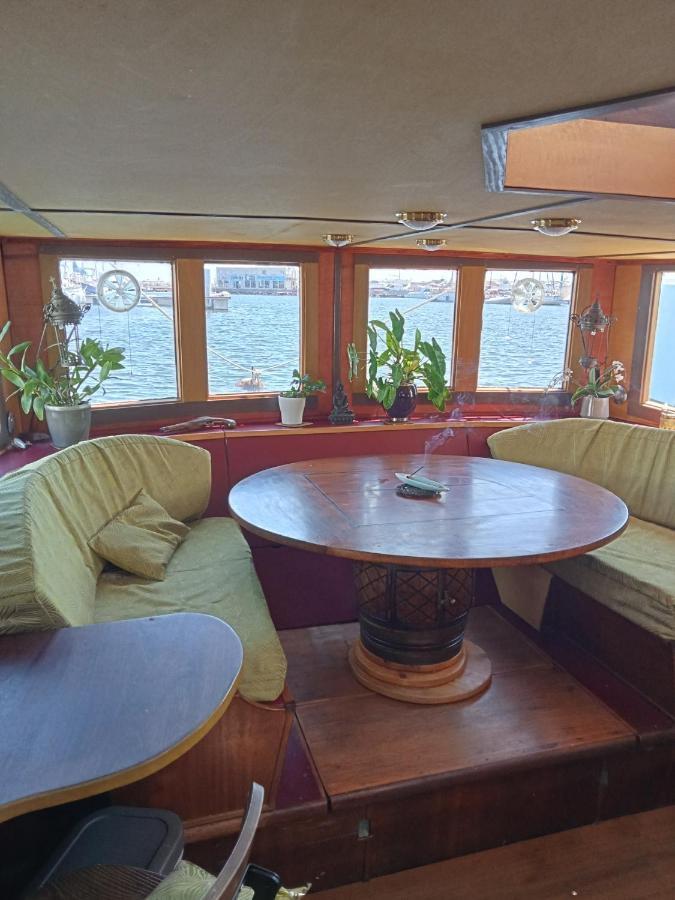 Bateau De Pirates Gruissan Exterior foto