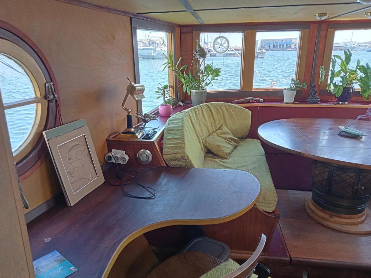 Bateau De Pirates Gruissan Exterior foto